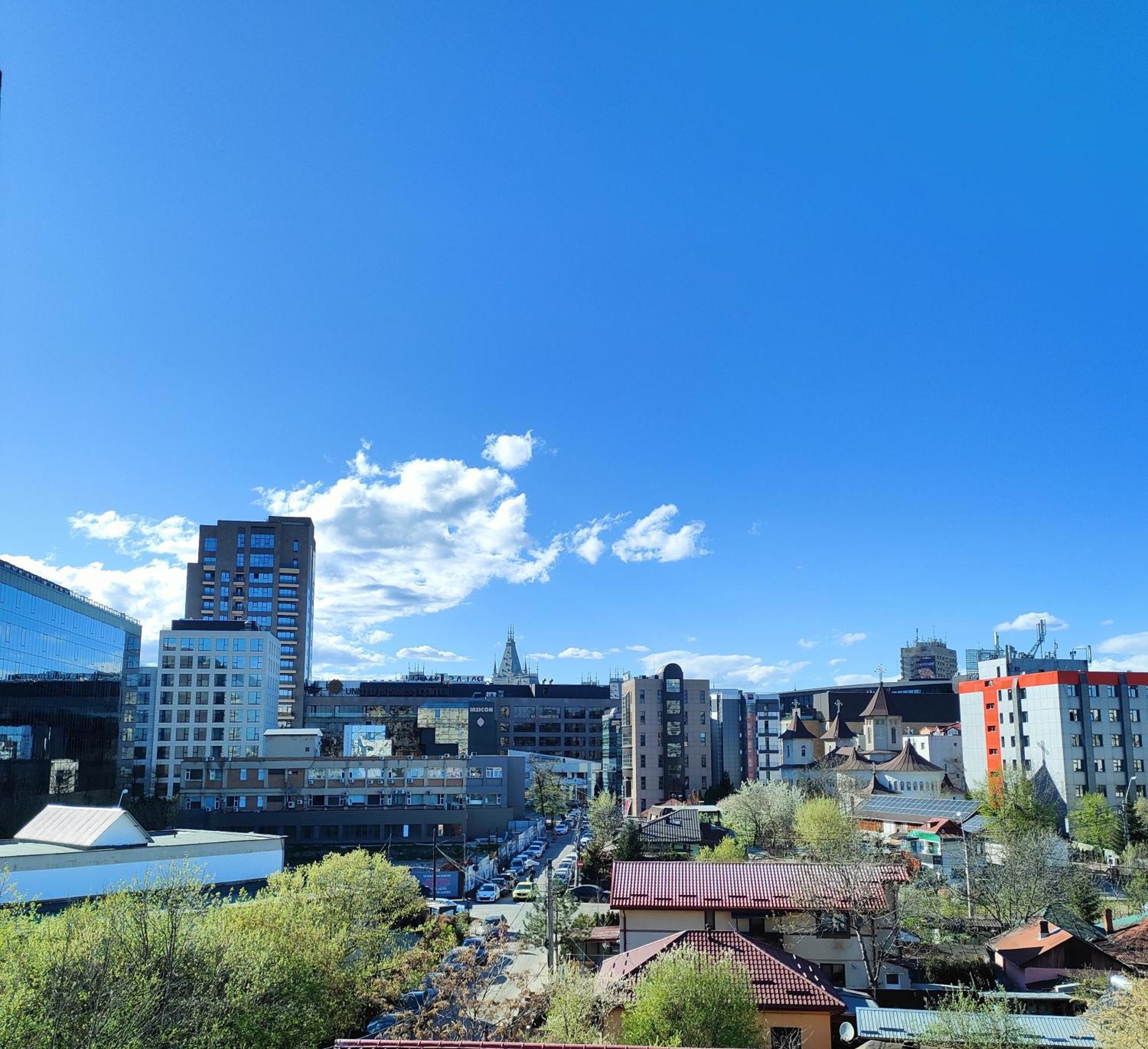 Central Apartament Яш Екстериор снимка